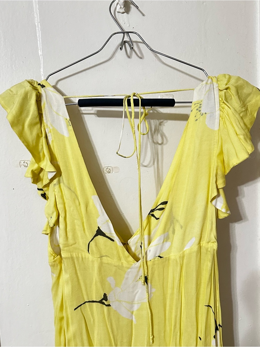 Free People She’s a Waterfall Yellow Floral Maxi dress — Size 4! - Picture 9 of 12